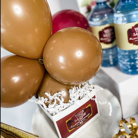 CENTRE DE TABLE BALLON SUR LE THÈME DU VIN « JOYEUX ANNIVERSAIRE »