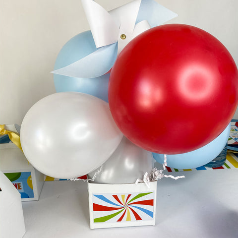 CENTRE DE TABLE DE BALLON D'ANNIVERSAIRE AUX COULEURS VIVES ET AUDACIEUSES