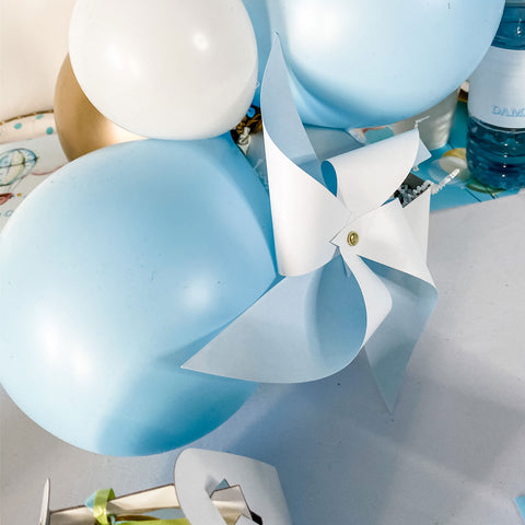 CENTRE DE TABLE DE BALLON POUR PREMIER ANNIVERSAIRE « UP UP AND AWAY »