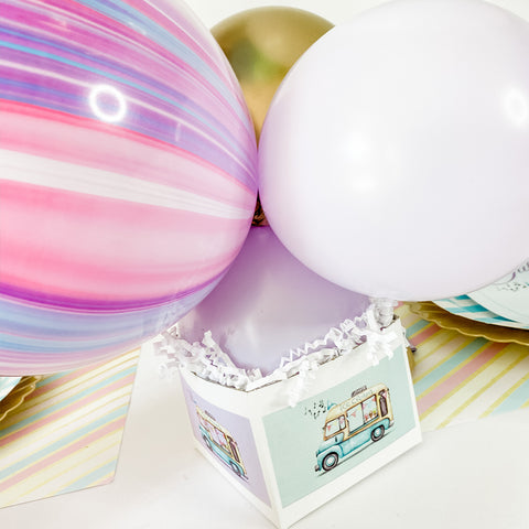 CENTRE DE TABLE BALLON D'ANNIVERSAIRE FILLE CAMION DE GLACE